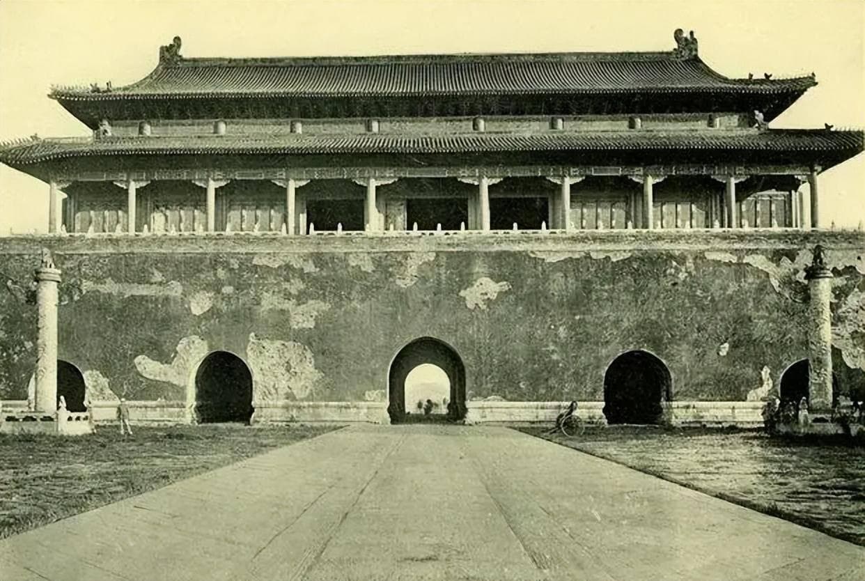 屹立600年的天安门设计者是谁？只是个18岁孩子，其名十人九不知