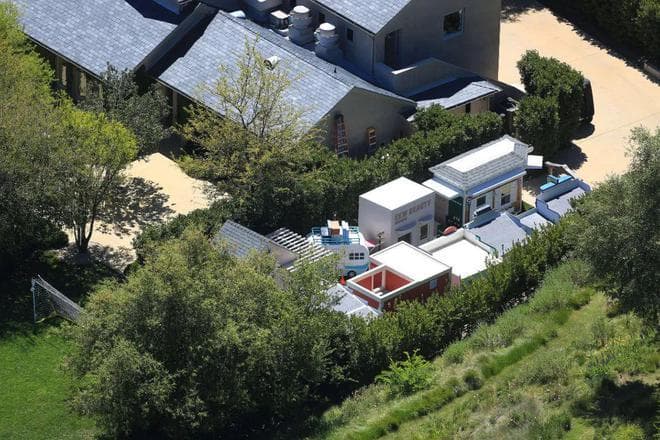 月薪5万的豪宅管家：“老板花上亿并购公司，但水电费多了会破防”