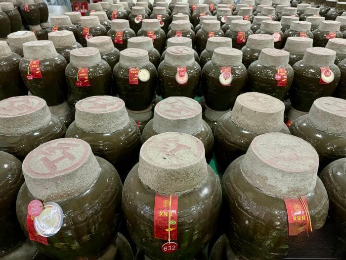 绍兴黄酒“封藏”浓情 成年轻人收藏“新宠”