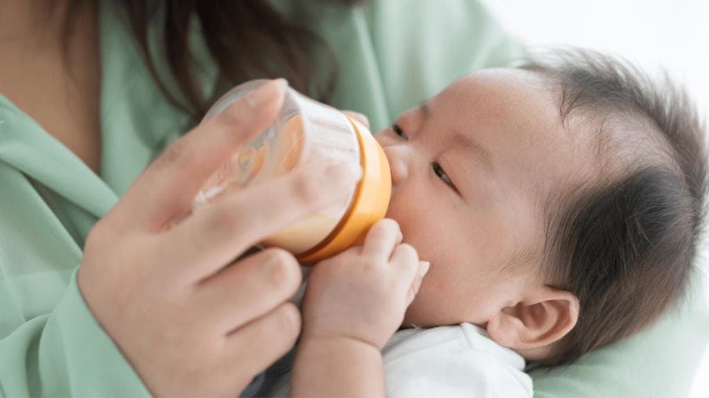婴儿辅食添加指南：最佳时间、顺序及注意事项