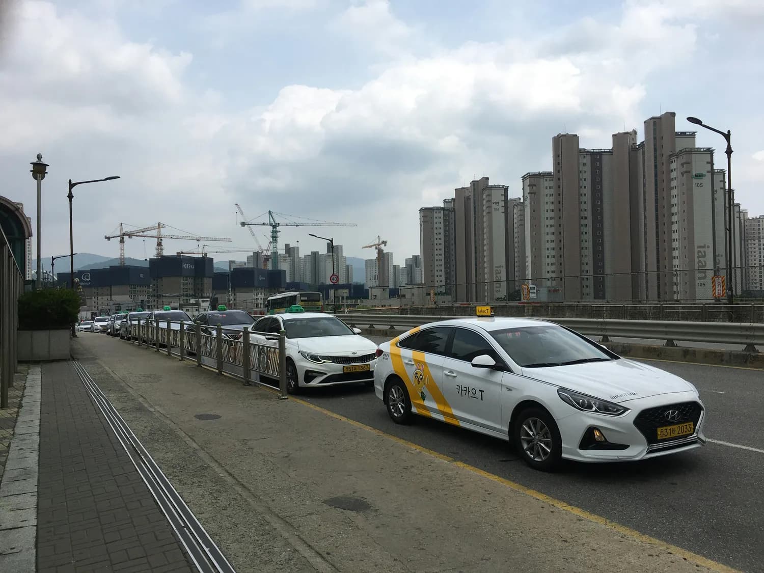 贵阳龙洞堡机场：如何避免打车陷阱？