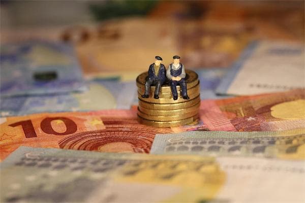 美元与港元的关系：联动因素和影响分析