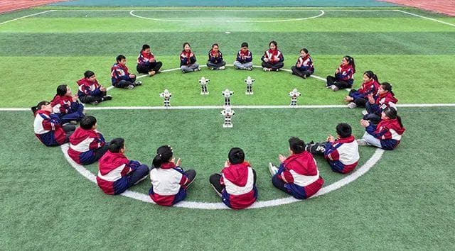AI时代，师生如何与人工智能同行