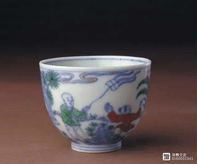 明代成化朝瓷器的发展特征及鉴定要点