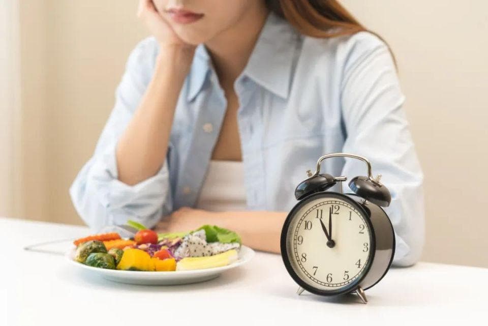 “16+8”断食法使心血管疾病死亡风险增加91%？“吃瘦”躺赢可能吗？