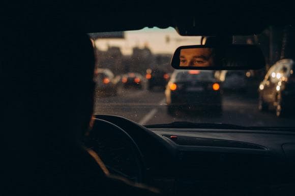 解码汽车应急启动电源：不只是启动，还是多功能户外助手