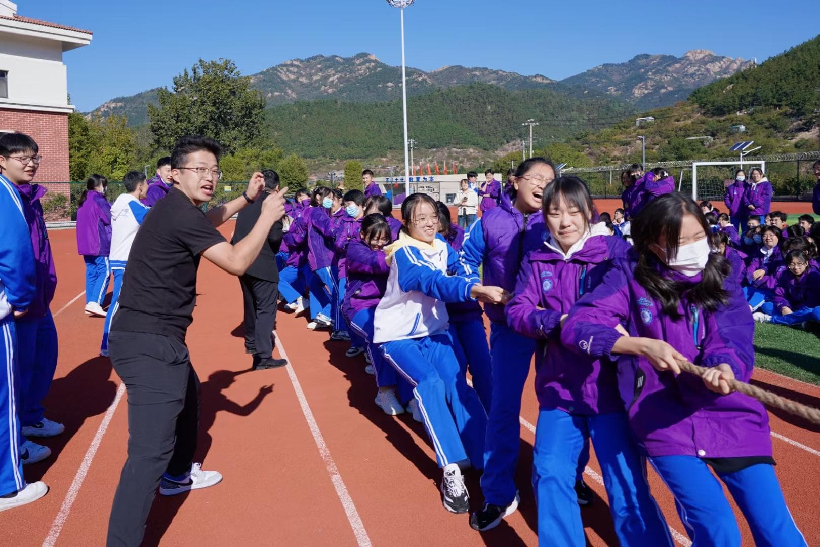 自主管理、特色课程、社团活动……这里的高中生活大不一样！