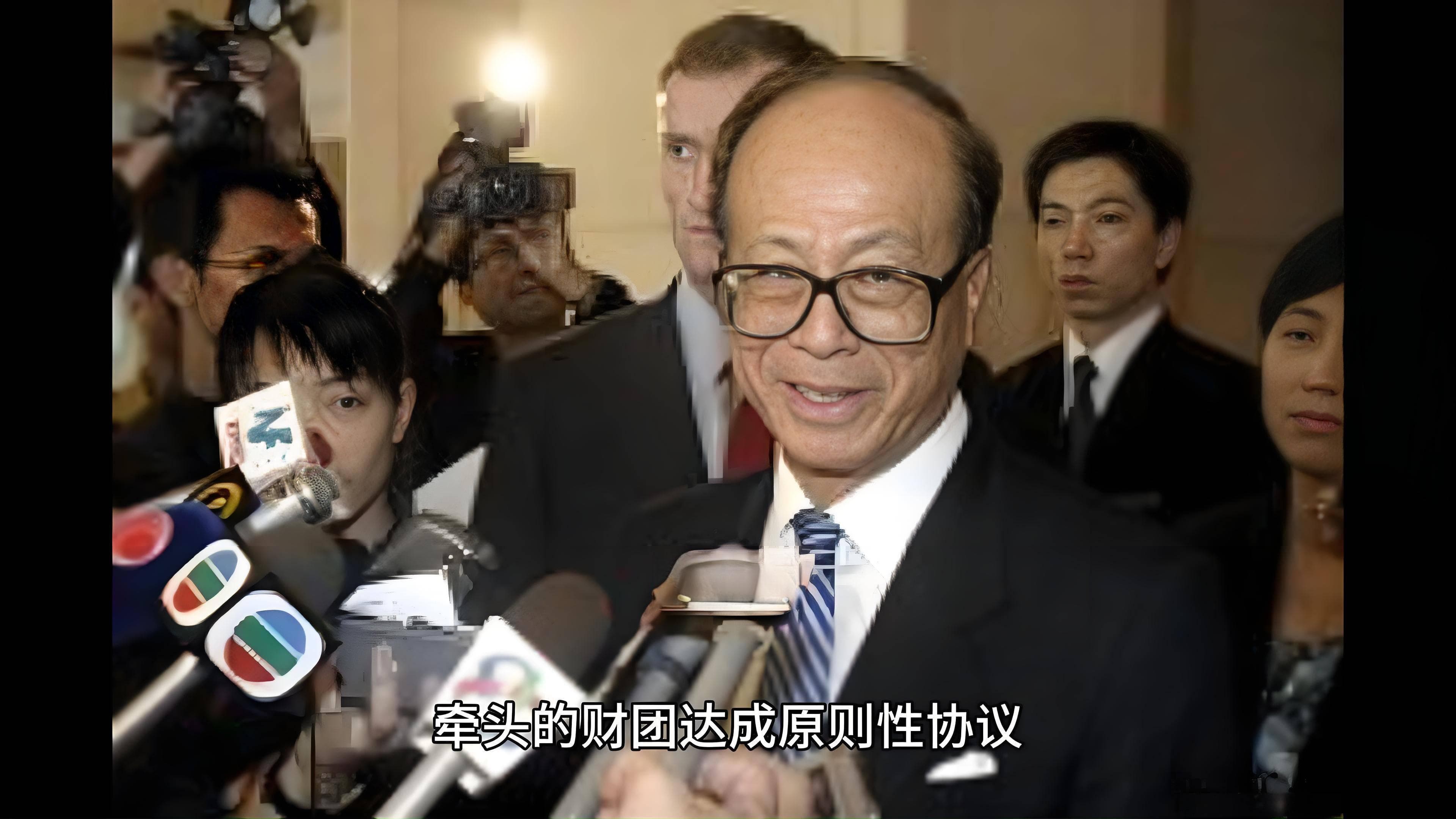 96岁李嘉诚卖了43个港口，经济学家郎咸平高度评价：干得十分漂亮