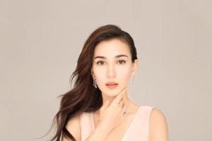 卢靖姗：从歌手到演员的华丽转身