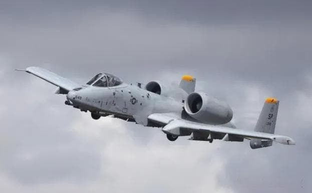 A-10攻击机的强大之处与“鼬猪”的由来