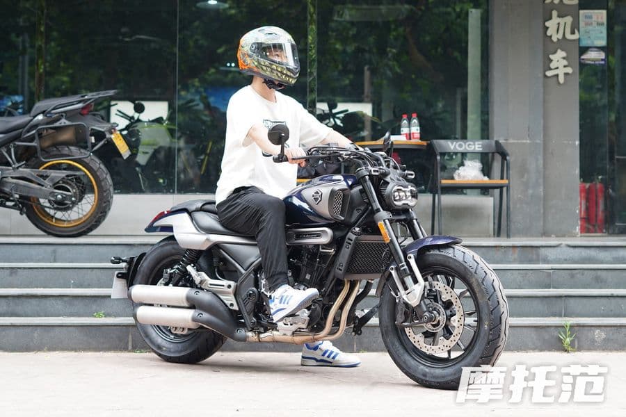 长途伴侣：摩托车旅行装备清单与路线规划指南