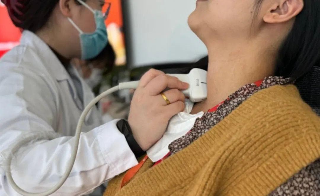 为什么胳膊会钙化？医生提醒：这几种情况必须警惕！
