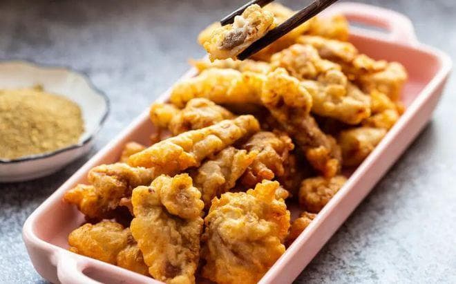 炸酥肉怎么做不回软？牢记4个窍门，酥肉凉了都酥脆，谁做谁成功