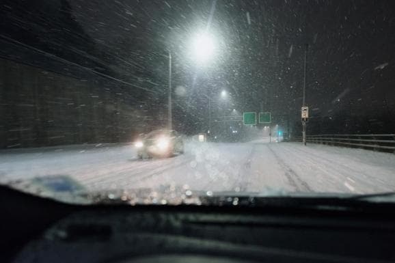 冬春交替出行安全指南：驾车、骑车、步行全攻略