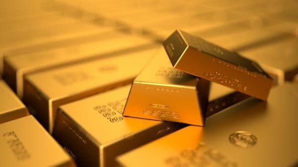 新高！金价首次突破3000美元/盎司 还能涨？