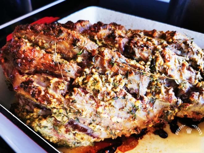 烤羊腿：外皮香脆肉质鲜嫩的西餐大菜