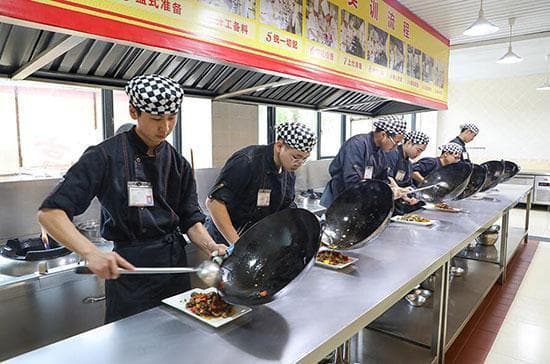 从四川旅游学院到新东方：烹饪专业院校全面解析