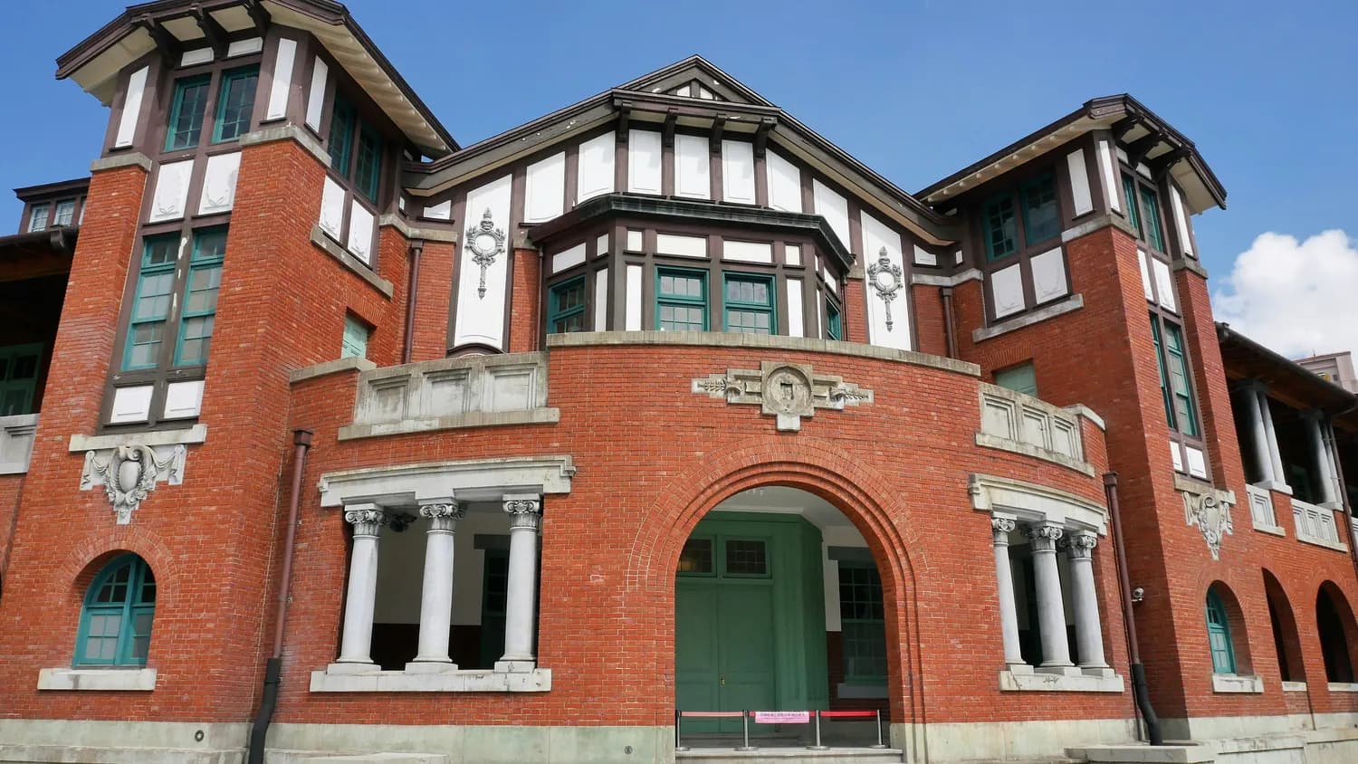陈望道在上海大学：开创教育改革，培育革命英才