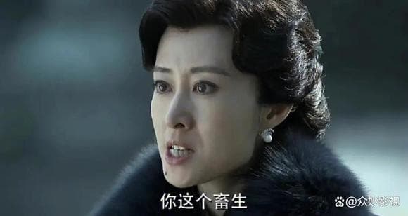 《伪装者》中明镜打了明楼四次巴掌，每次背后都有深意