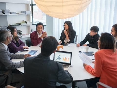 企业申请美国绿卡的全流程指南：从公司注册到移民成功