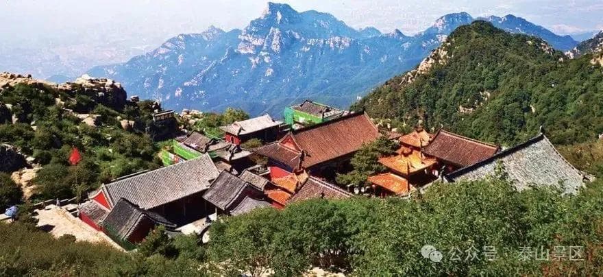碧霞祠：金殿凌云 岱顶明珠