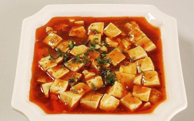 红亮诱人，入口即化：红烧豆腐的制作秘诀