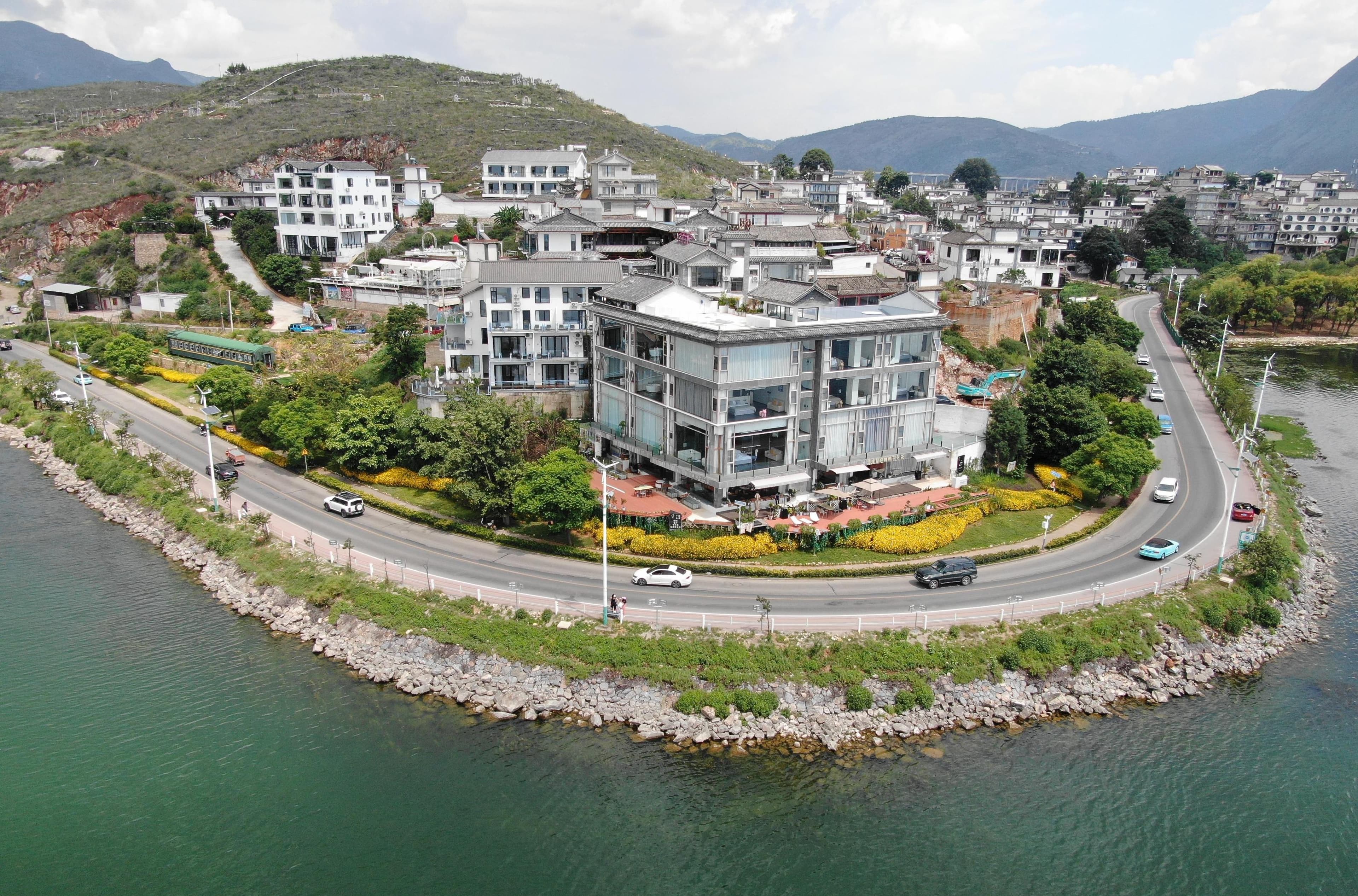 大理“绿美公路”串起黄金旅游线