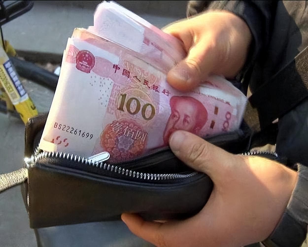 许久未见的朋友来借钱，低情商会说“不借”，而高情商都是这么说