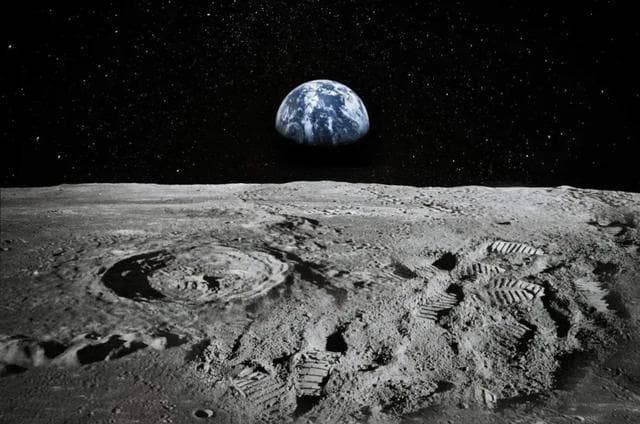 揭秘月球背面：中国卫星图像揭晓，真相并不如想象中那么神秘！