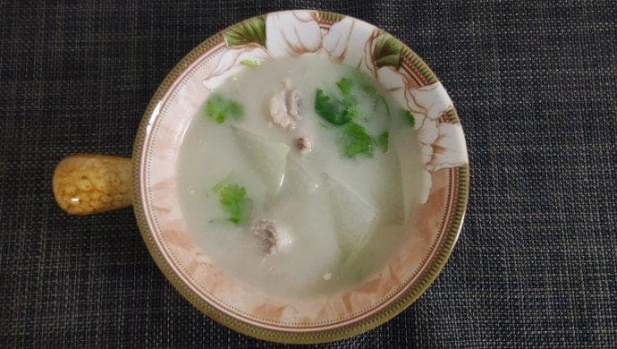 冬瓜排骨汤：味蕾上的温暖邂逅