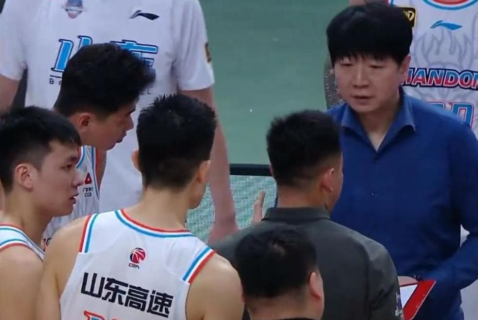 山东男篮迎战山西，高诗岩复出，普拉瑟首秀，CBA两大黑马对决！
