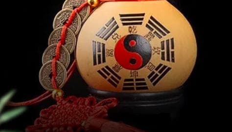 六爻与梅花易数的区别：哪一种占卜术更准确？