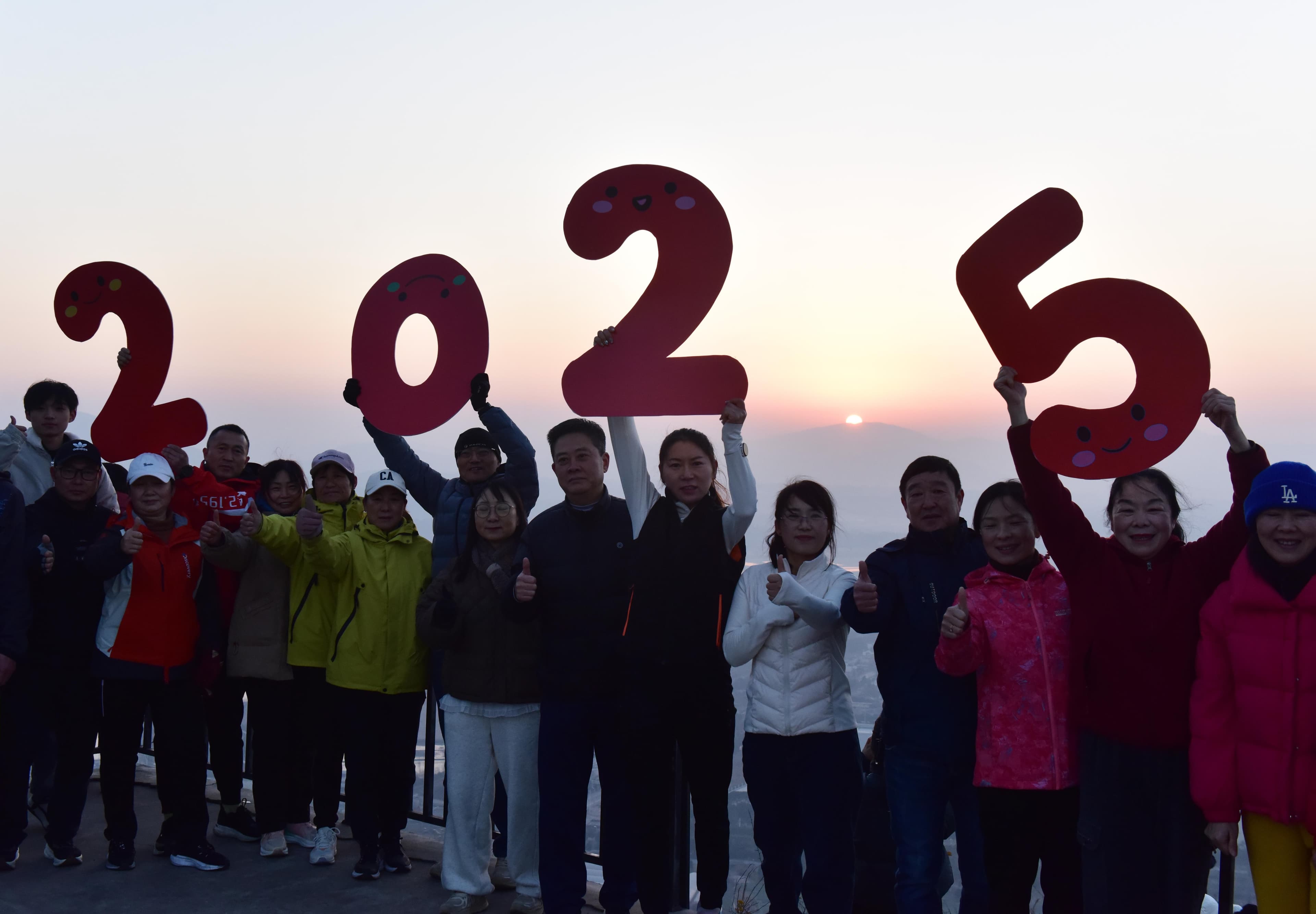 世界展望2025：对中国的未来充满信心