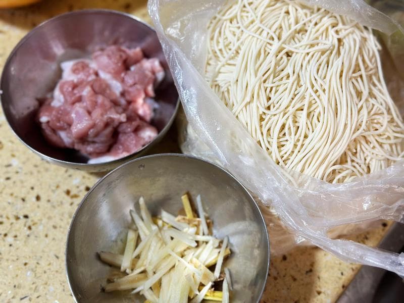 美味海鲜面的详细制作步骤