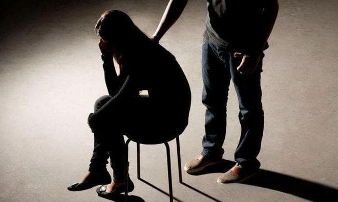 身边人自我伤害时，该怎么办？心理师说明8 个「回应禁忌」