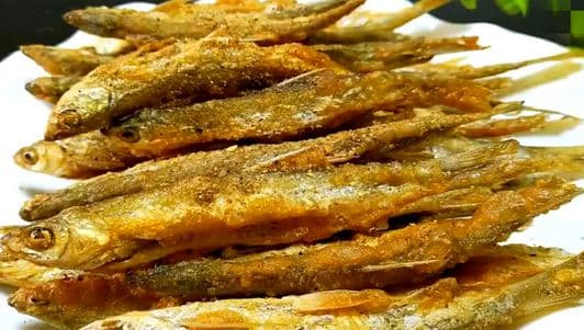 8道美味小鱼家常做法，酥脆诱人，轻松变身厨房小达人！