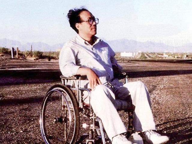 史铁生：用文字诠释生命的哲思与智慧