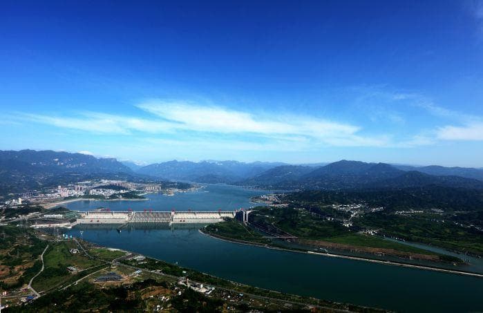 三峡工程具有什么样的综合功能和效益？