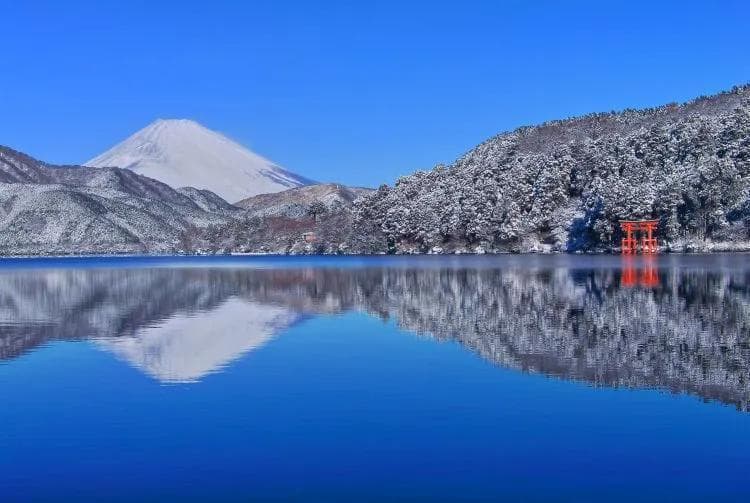 十二月的日本：银色季节里的旅游指南