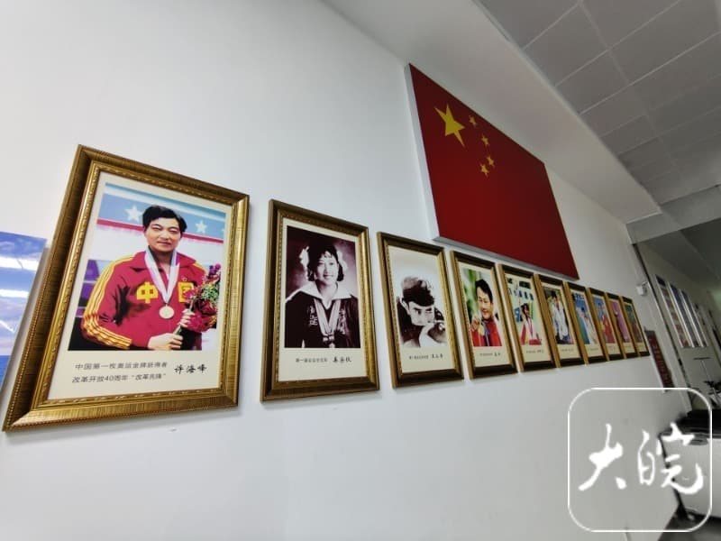 奥运首金四十载，许海峰回首辉煌路：从突破者到领路者，见证中国体育强国崛起