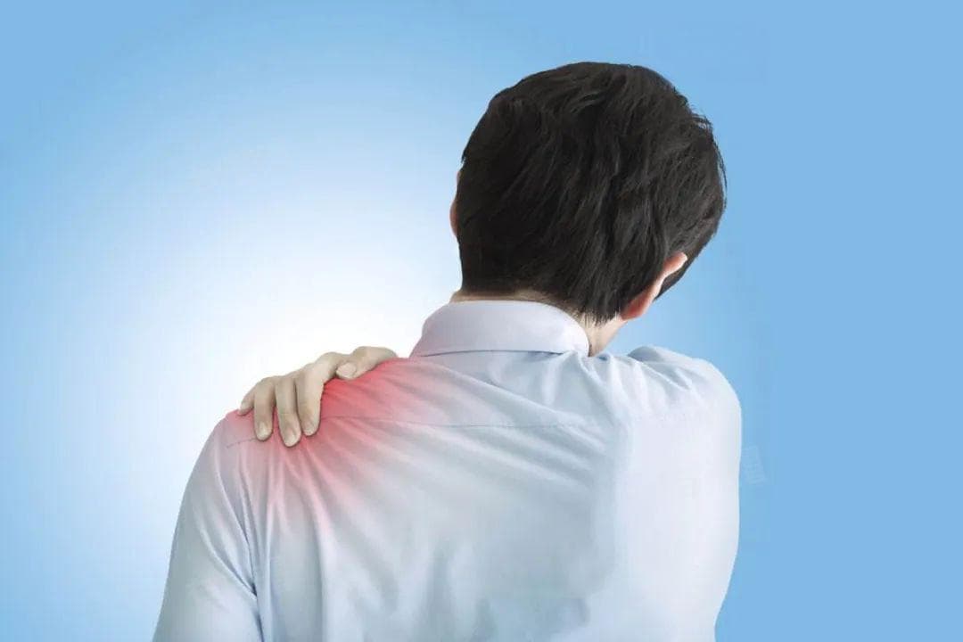 左后背肩胛骨疼怎么办？原因分析与预防建议