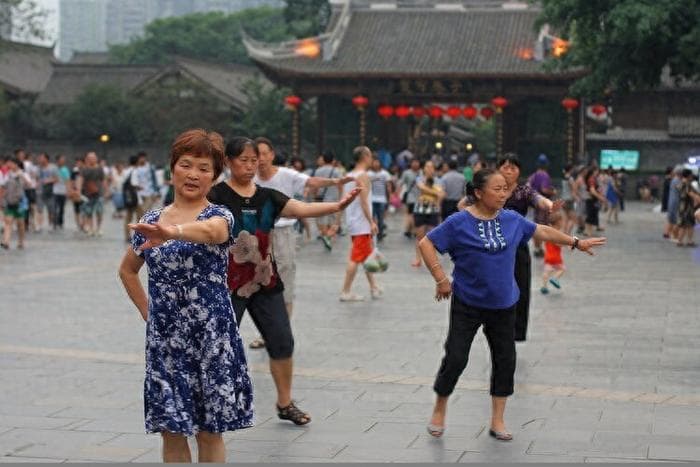 国家级中医：40岁前多锻炼，50岁后少锻炼，60岁不锻炼，有道理吗
