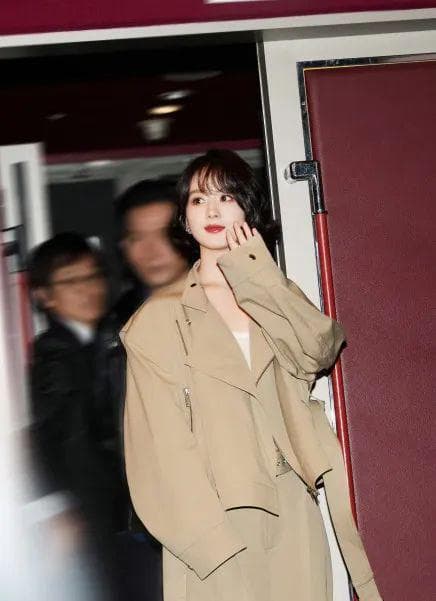 换发型吗？看看赵丽颖同款“大女主短发"