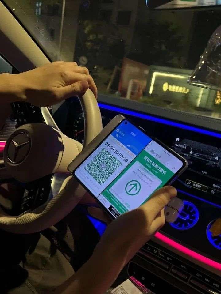 折叠屏这么火，你怎么不买？