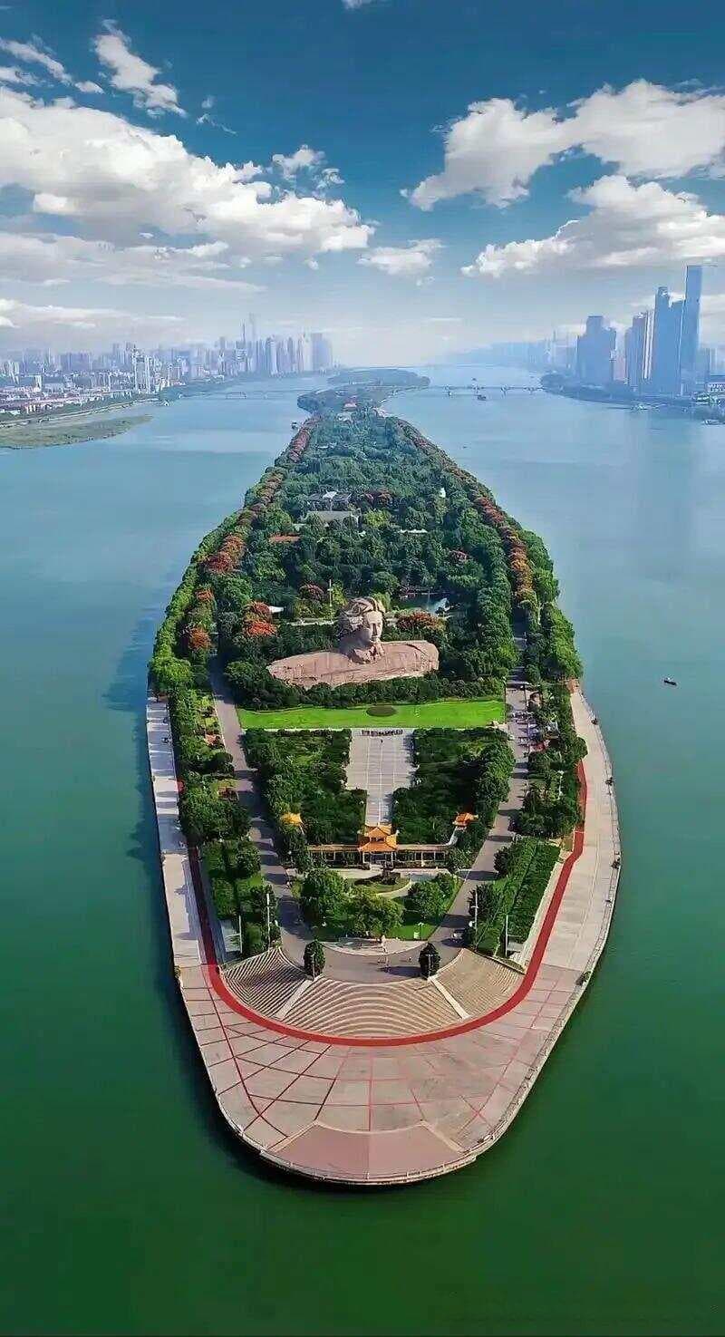 橘子洲的历史意义：千年沙洲，文脉相承，红色传承的传奇