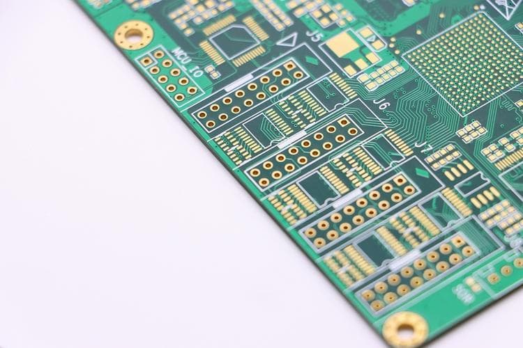 PCB材料终极指南：为您的电子项目选择最合适的材料