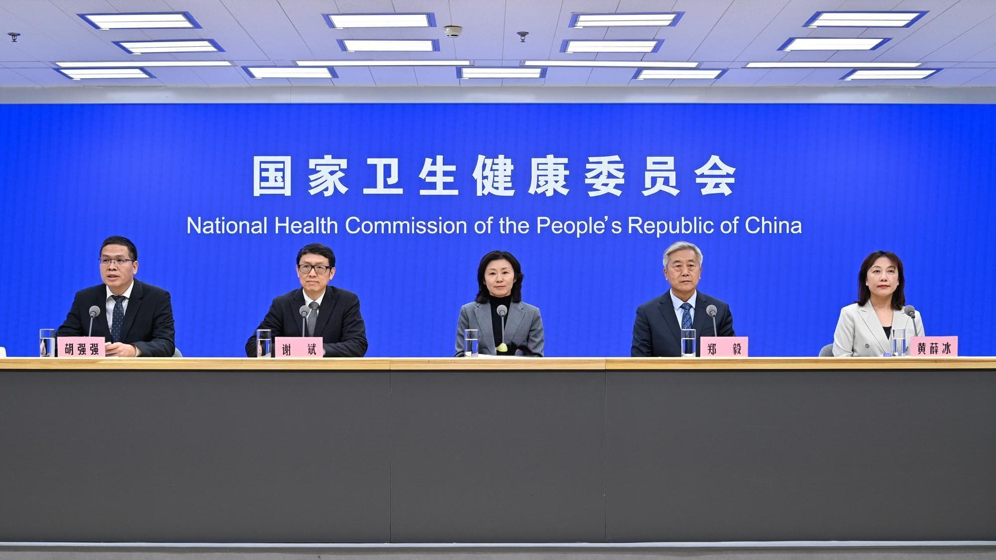 “逛吃逛吃”和刷手机都不能减压，如何寻求心理健康有效服务？