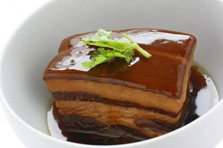 经常吃肉的老人和从不吃肉的老人，谁的身体更健康？