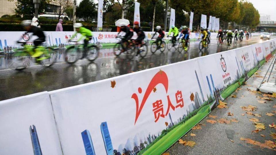 救命“贵人”被立案，品牌授权仍在卖：谁的贵人鸟？