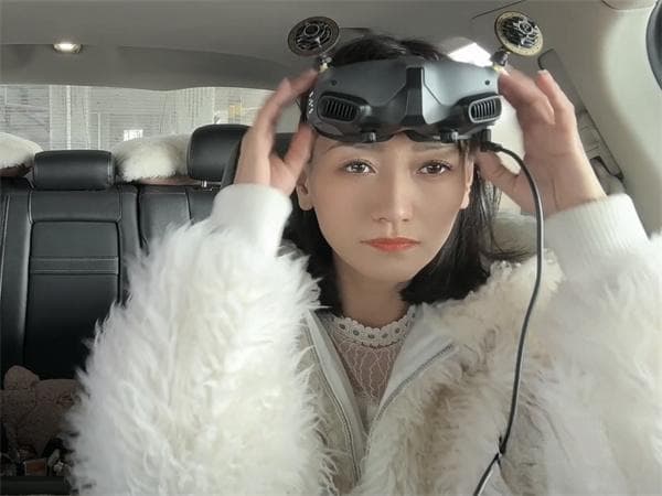 滕玲：哈尔滨首位5寸穿越机女飞手的逐梦之旅